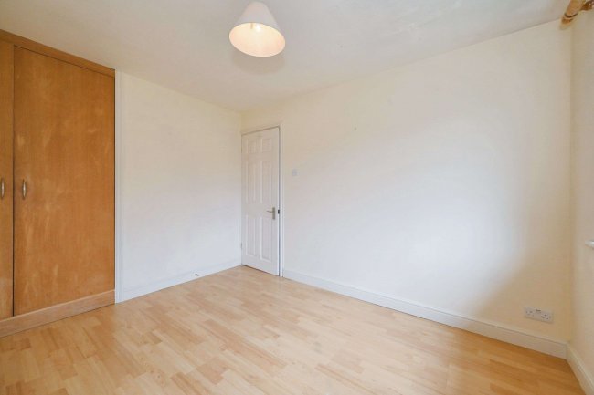 9 The Grove, Twyford, Reading, Berkshire, RG10 9DT 6