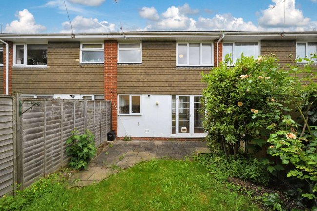 9 The Grove, Twyford, Reading, Berkshire, RG10 9DT 6