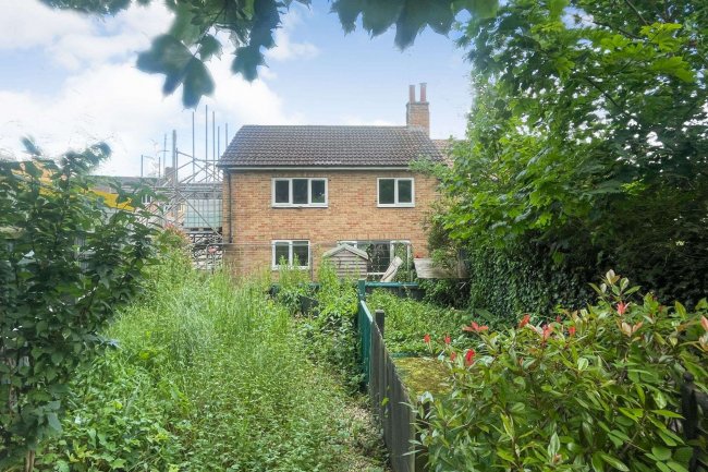 35 Crisp Road, Henley-on-Thames, RG9 2EN 1