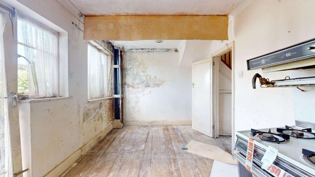 11 Exmouth Road, Ruislip, Middlesex, HA4 0UX 4