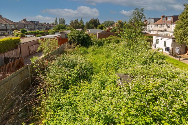 11 Exmouth Road, Ruislip, Middlesex, HA4 0UX 4