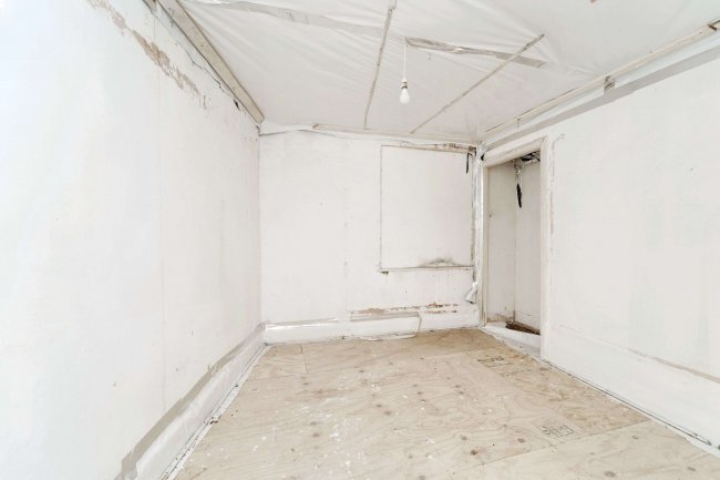 1 Grove Road, Uxbridge, Middlesex, UB8 1QR 2