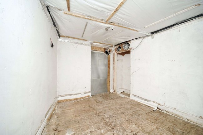 1 Grove Road, Uxbridge, Middlesex, UB8 1QR 2