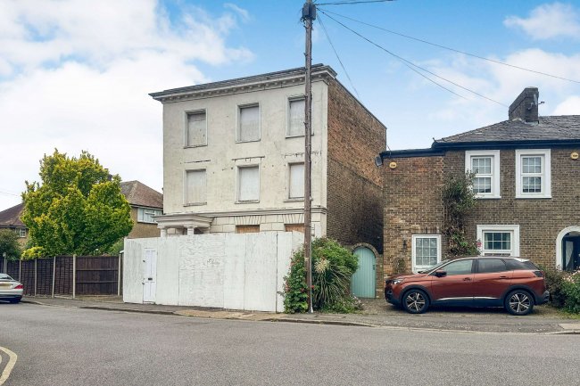 1 Grove Road, Uxbridge, Middlesex, UB8 1QR 2