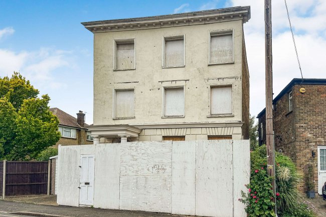 1 Grove Road, Uxbridge, Middlesex, UB8 1QR 2