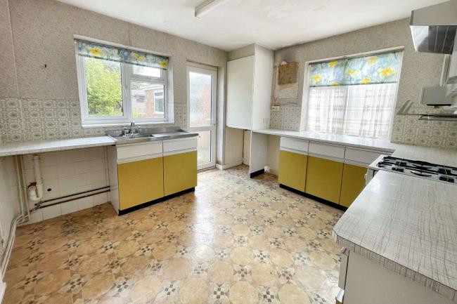 90 Eton Drive, Wirral, CH63 1JS 2