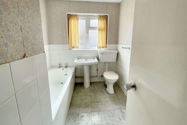 90 Eton Drive, Wirral, CH63 1JS 2