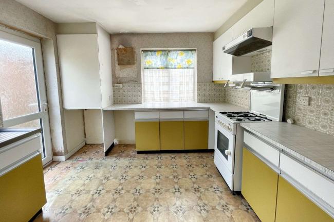 90 Eton Drive, Wirral, CH63 1JS 2