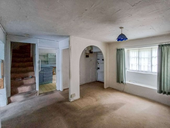 252 St Andrews Road, Bridport, Dorset, DT6 3DS 3