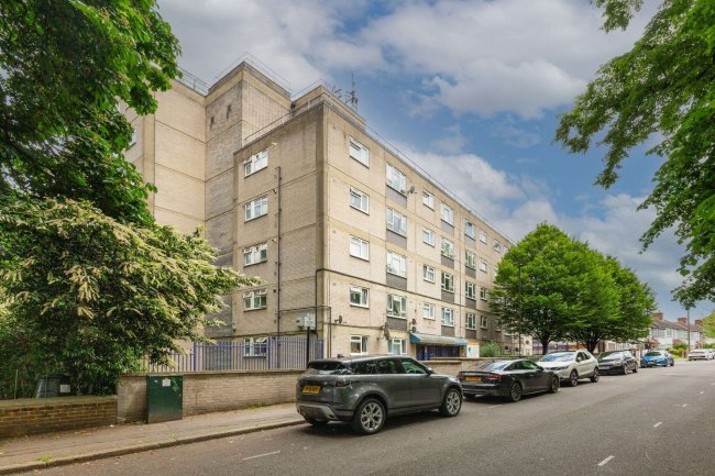 48 Calidore Close, Endymion Road, London, SW2 1HX 2