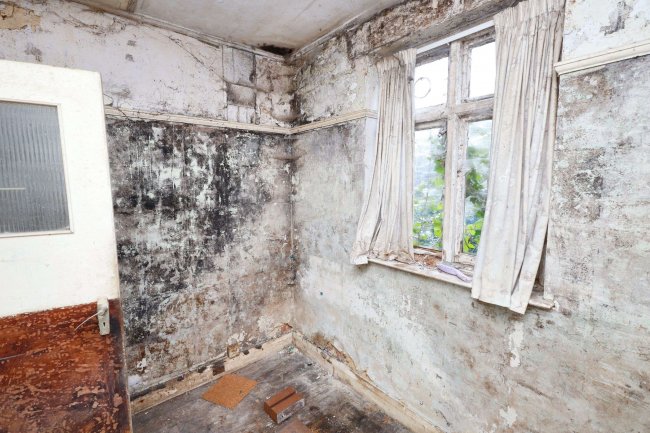 30 Beechcroft Avenue, Bexleyheath, Kent, DA7 6QS 4