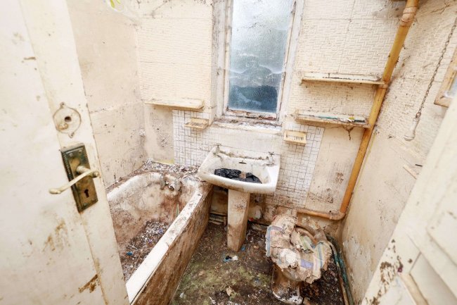 30 Beechcroft Avenue, Bexleyheath, Kent, DA7 6QS 4