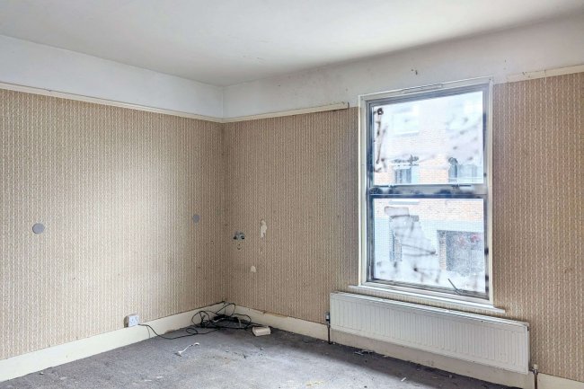 27 Sanderstead Road, South Croydon, Surrey, CR2 0PE 4