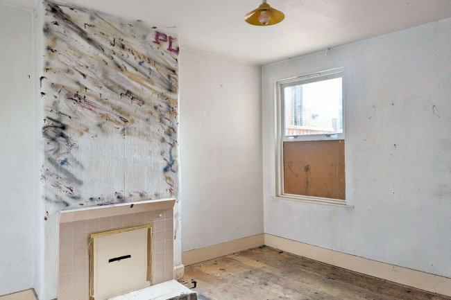 27 Sanderstead Road, South Croydon, Surrey, CR2 0PE 4