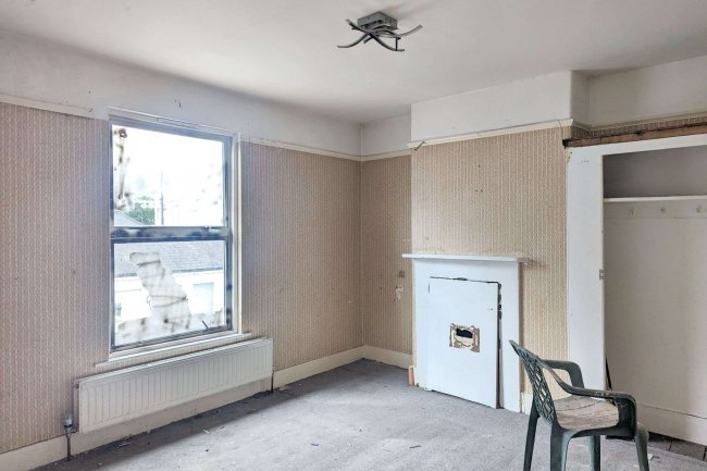 27 Sanderstead Road, South Croydon, Surrey, CR2 0PE 4