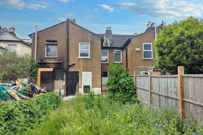 27 Sanderstead Road, South Croydon, Surrey, CR2 0PE 4