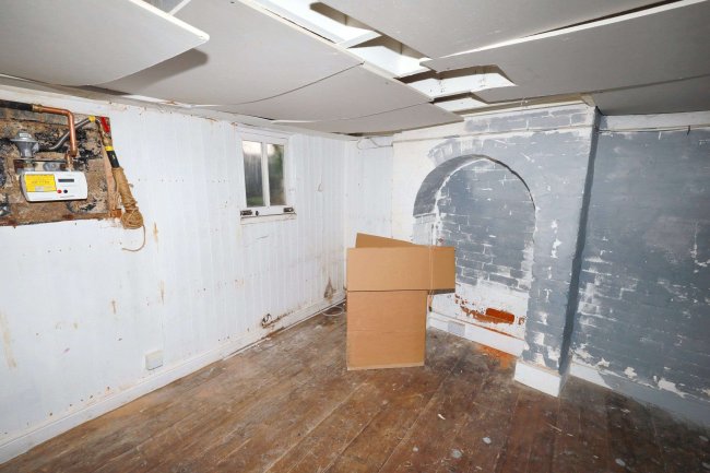 22 Edward Street, Dunstable, Bedfordshire, LU6 1HF 10