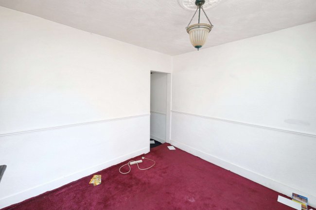 22 Edward Street, Dunstable, Bedfordshire, LU6 1HF 10