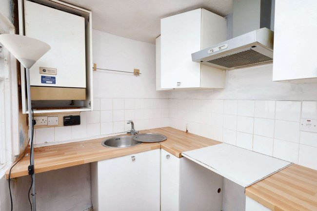 22 Edward Street, Dunstable, Bedfordshire, LU6 1HF 10