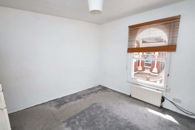 22 Edward Street, Dunstable, Bedfordshire, LU6 1HF 10