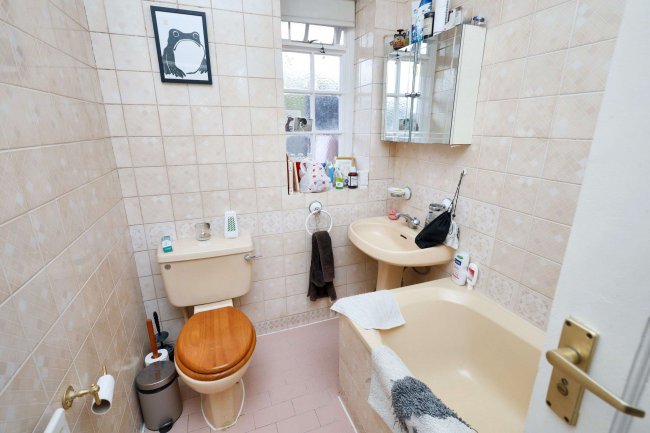 28A The Market Place, Falloden Way, Golders Green, London, NW11 6JJ 7