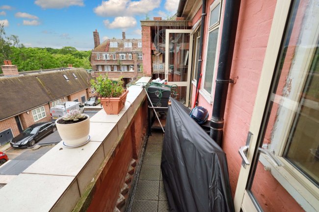 28B The Market Place, Falloden Way, Golders Green, London, NW11 6JJ 8