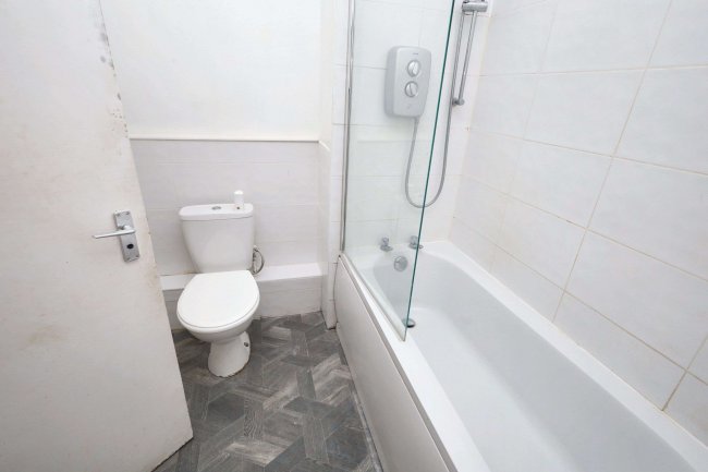 14 Paul Court, London Road, Romford, Essex, RM7 9PR 10