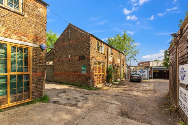 12-14 & 16-18 Hallowell Road, Northwood, Middlesex, HA6 1DW 8