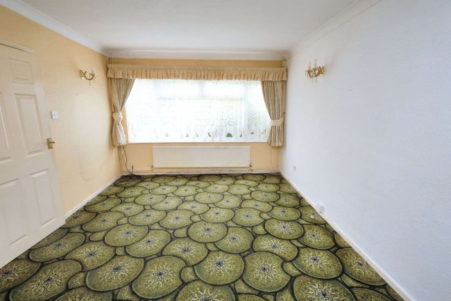 Clovelly, Princess Margaret Road, East Tilbury, Grays, Essex, RM18 8RP 7