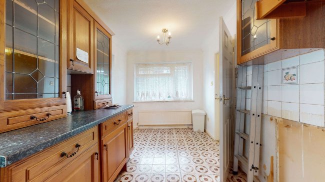 Clovelly, Princess Margaret Road, East Tilbury, Grays, Essex, RM18 8RP 7