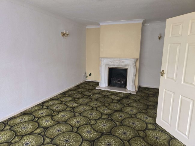 Clovelly, Princess Margaret Road, East Tilbury, Grays, Essex, RM18 8RP 7