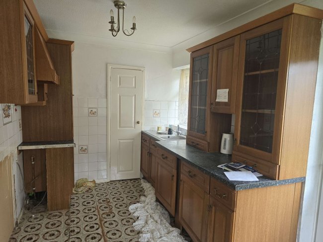 Clovelly, Princess Margaret Road, East Tilbury, Grays, Essex, RM18 8RP 7