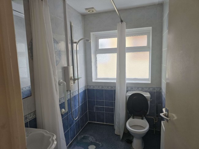 Clovelly, Princess Margaret Road, East Tilbury, Grays, Essex, RM18 8RP 7