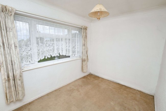 Clovelly, Princess Margaret Road, East Tilbury, Grays, Essex, RM18 8RP 7