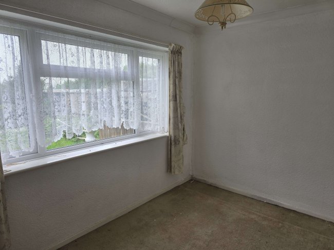 Clovelly, Princess Margaret Road, East Tilbury, Grays, Essex, RM18 8RP 7