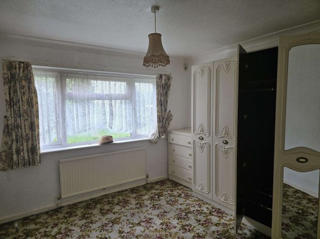 Clovelly, Princess Margaret Road, East Tilbury, Grays, Essex, RM18 8RP 7