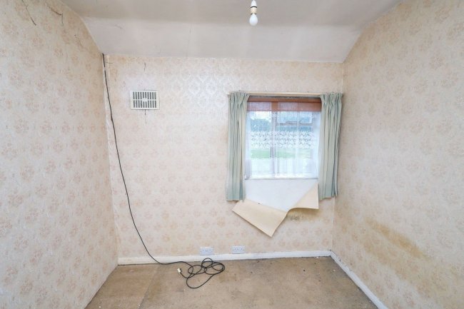 98 Paines Brook Way, Romford, RM3 9JS 10