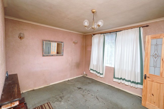 98 Paines Brook Way, Romford, RM3 9JS 10