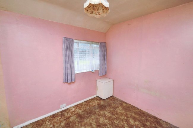 98 Paines Brook Way, Romford, RM3 9JS 10