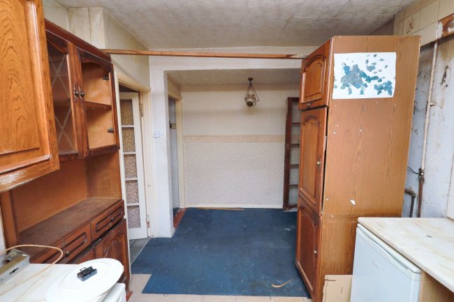 98 Paines Brook Way, Romford, RM3 9JS 10