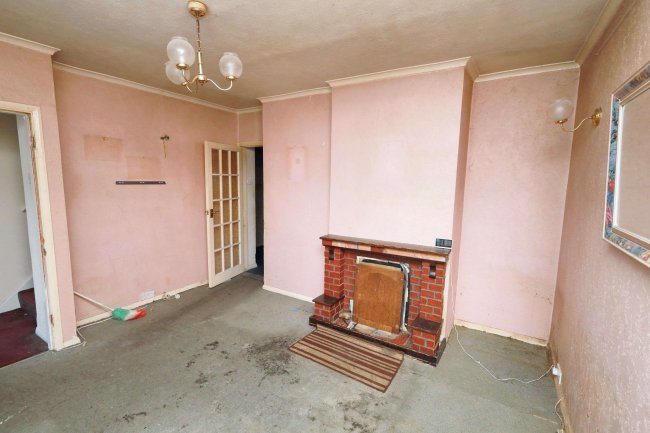 98 Paines Brook Way, Romford, RM3 9JS 10