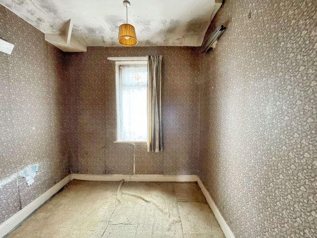 6 Russell Road, Weston Point, Runcorn, WA7 4BG 4