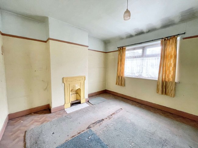 6 Russell Road, Weston Point, Runcorn, WA7 4BG 4