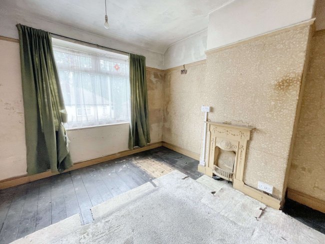 6 Russell Road, Weston Point, Runcorn, WA7 4BG 4