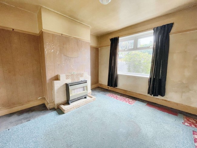 6 Russell Road, Weston Point, Runcorn, WA7 4BG 4