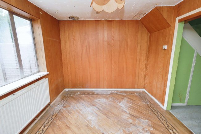 32 Oulton Way, Watford, Hertfordshire, WD19 5EL 1