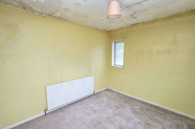 32 Oulton Way, Watford, Hertfordshire, WD19 5EL 1