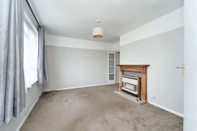 17 Blackthorn Road, Reigate, RH2 7ND 10