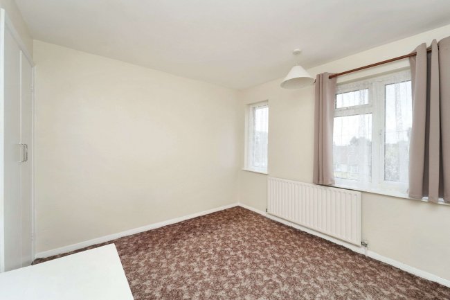 17 Blackthorn Road, Reigate, RH2 7ND 10