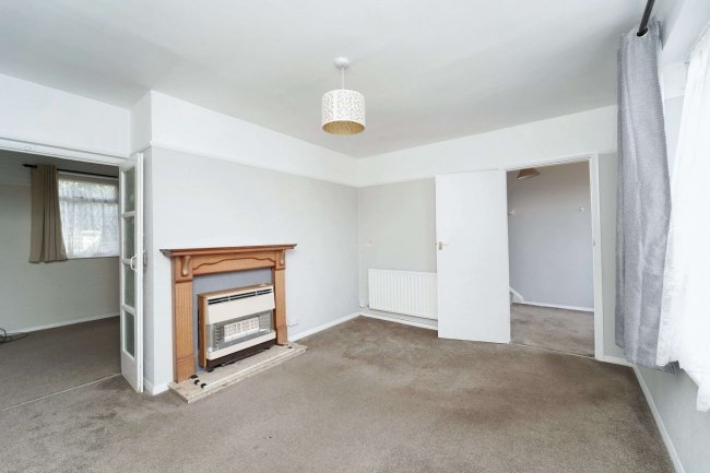 17 Blackthorn Road, Reigate, RH2 7ND 10